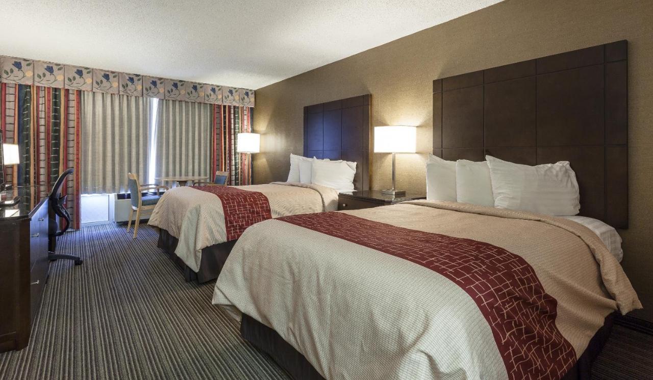 Red Roof Inn & Suites Dekalb Exteriér fotografie