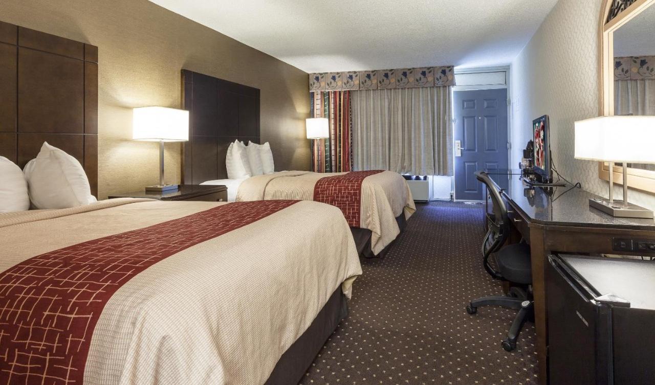Red Roof Inn & Suites Dekalb Exteriér fotografie