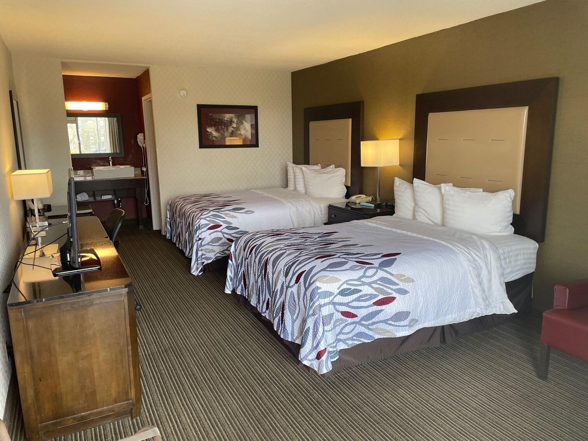 Red Roof Inn & Suites Dekalb Exteriér fotografie