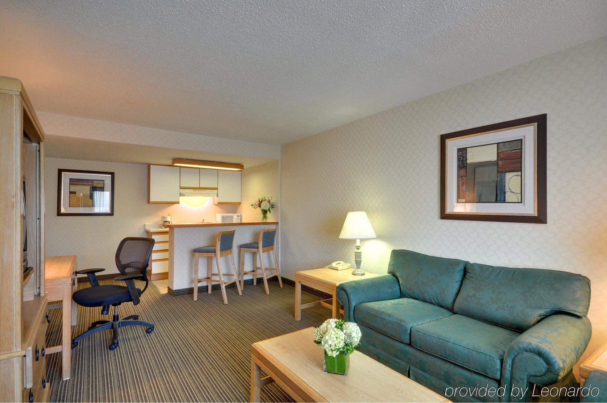 Red Roof Inn & Suites Dekalb Pokoj fotografie