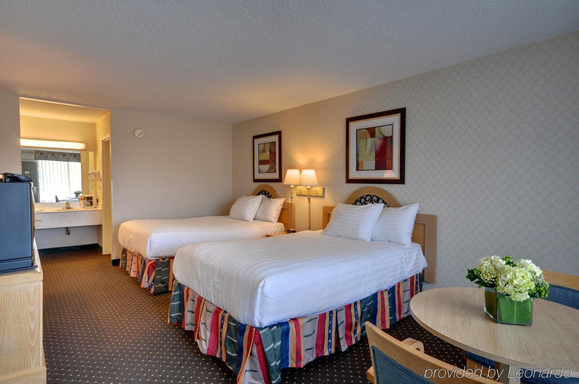 Red Roof Inn & Suites Dekalb Pokoj fotografie