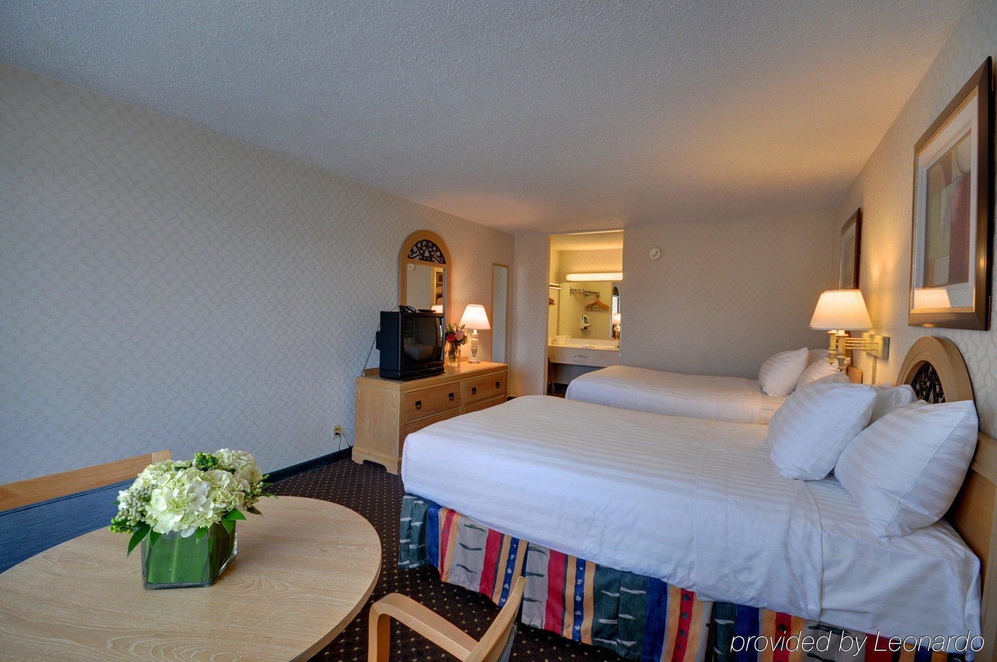 Red Roof Inn & Suites Dekalb Pokoj fotografie