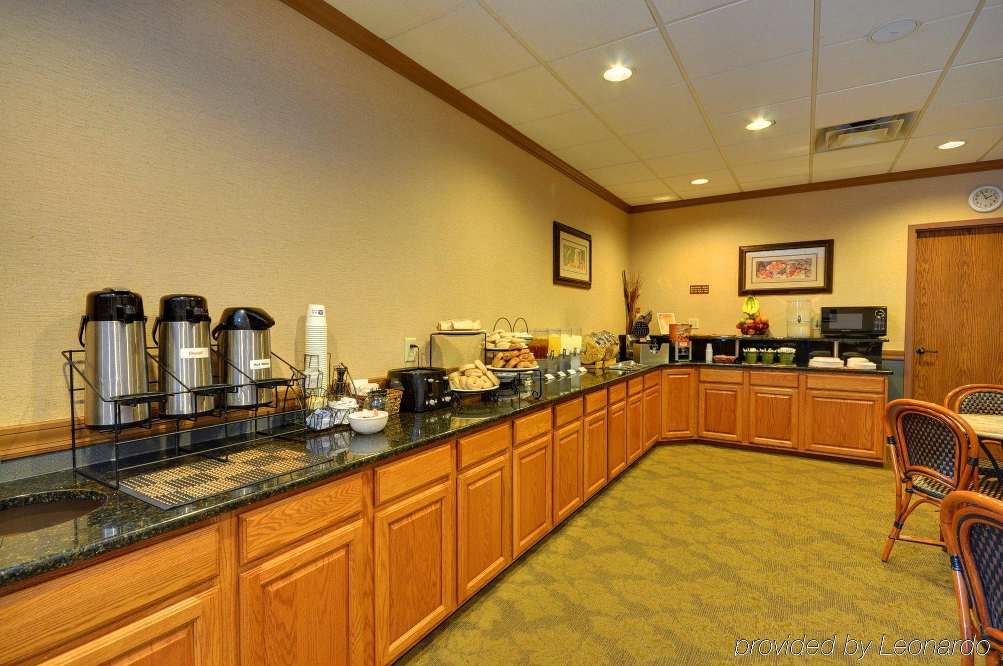 Red Roof Inn & Suites Dekalb Restaurace fotografie