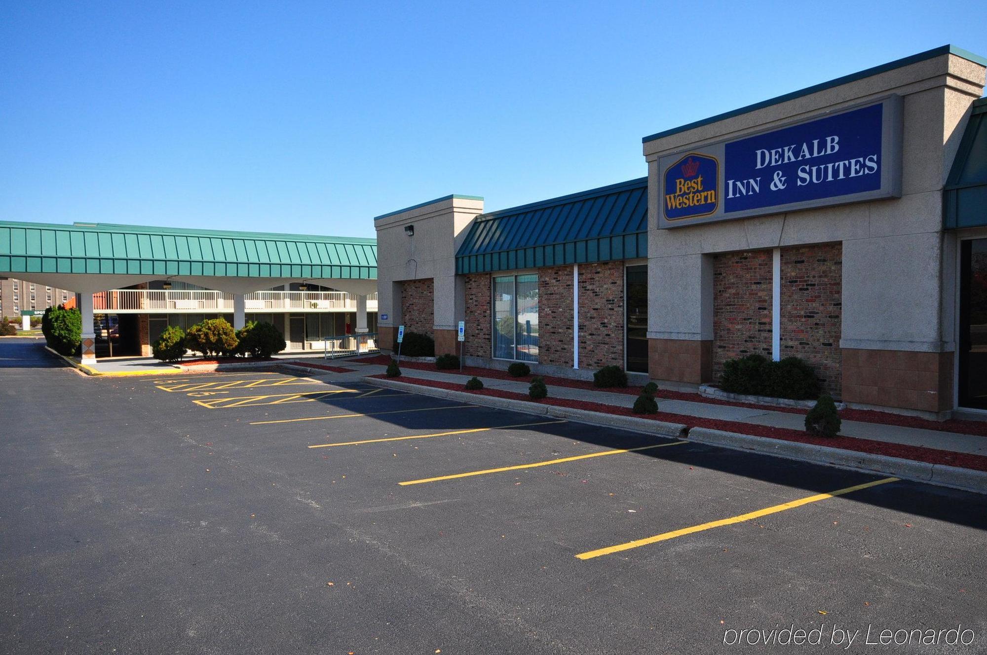 Red Roof Inn & Suites Dekalb Exteriér fotografie