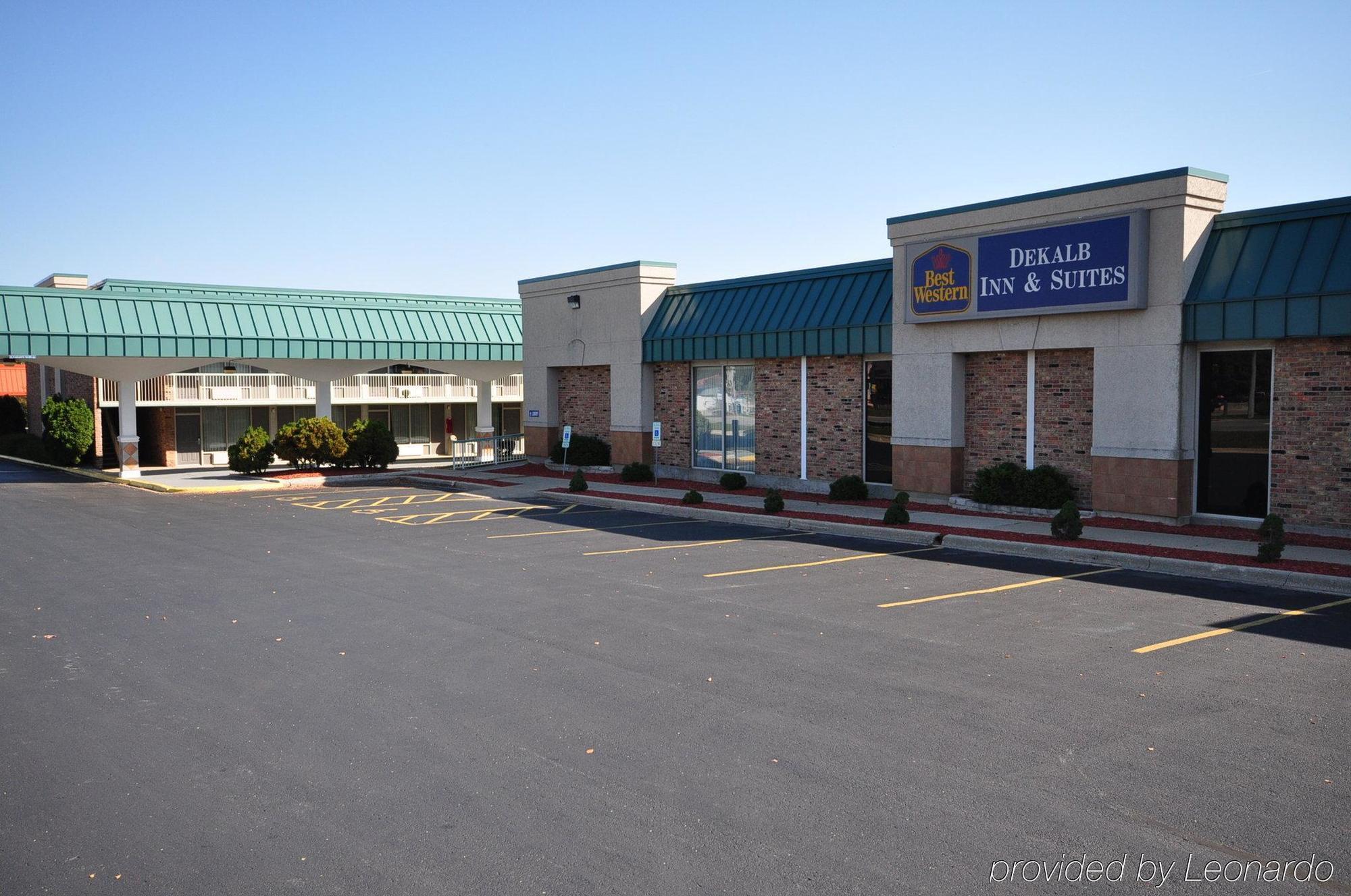 Red Roof Inn & Suites Dekalb Exteriér fotografie
